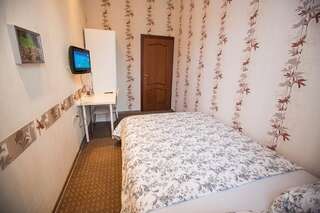 Гостиница  Бризаль Москва Двухместный номер с 1 кроватью и общей ванной комнатой-2